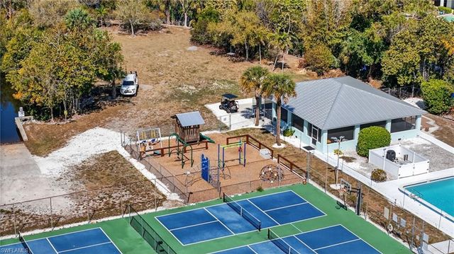 2424 Longboat DR, Naples, FL 34104