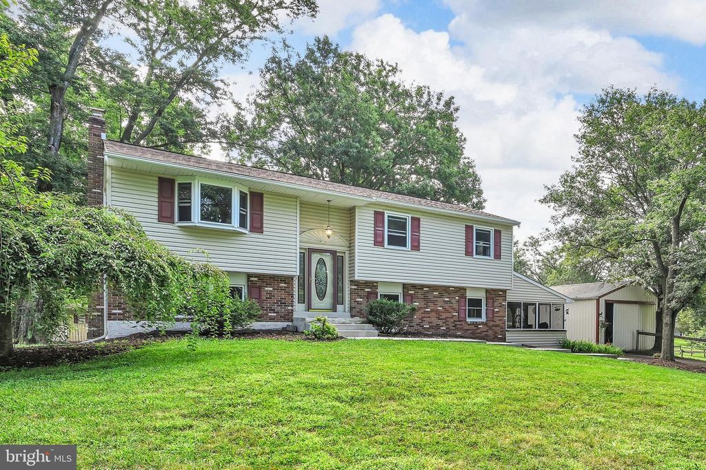 2900 THOMPSON RD, HARLEYSVILLE, PA 19438 — exterior
