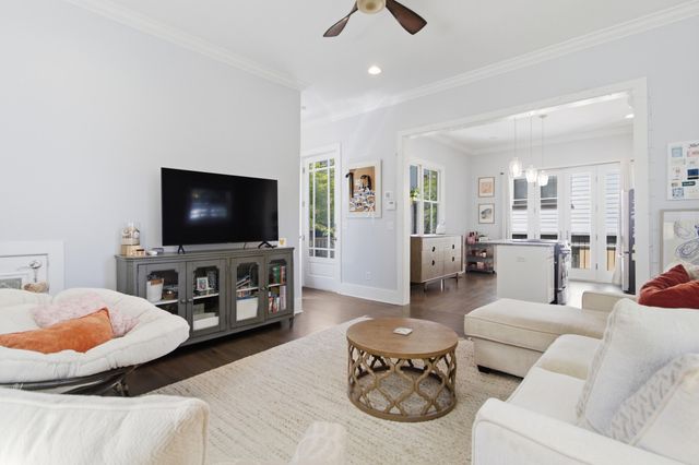 18 Corinne Street, Charleston, SC 29403
