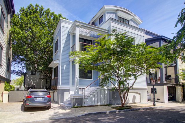 18 Corinne Street, Charleston, SC 29403