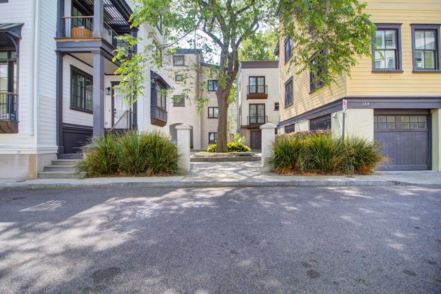 18 Corinne Street, Charleston, SC 29403