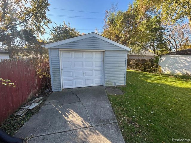 12416 Vernon Avenue, Warren, MI 48089