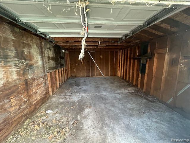 12416 Vernon Avenue, Warren, MI 48089