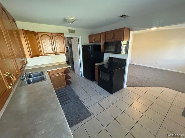 12416 Vernon Avenue, Warren, MI 48089