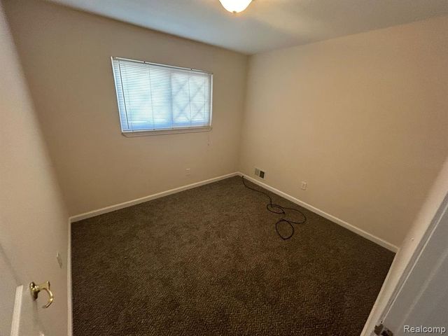 12416 Vernon Avenue, Warren, MI 48089