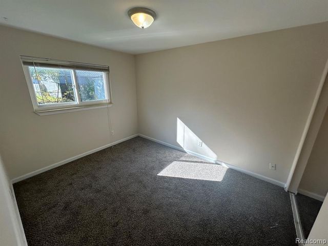 12416 Vernon Avenue, Warren, MI 48089