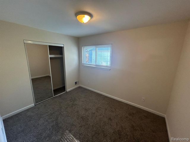 12416 Vernon Avenue, Warren, MI 48089