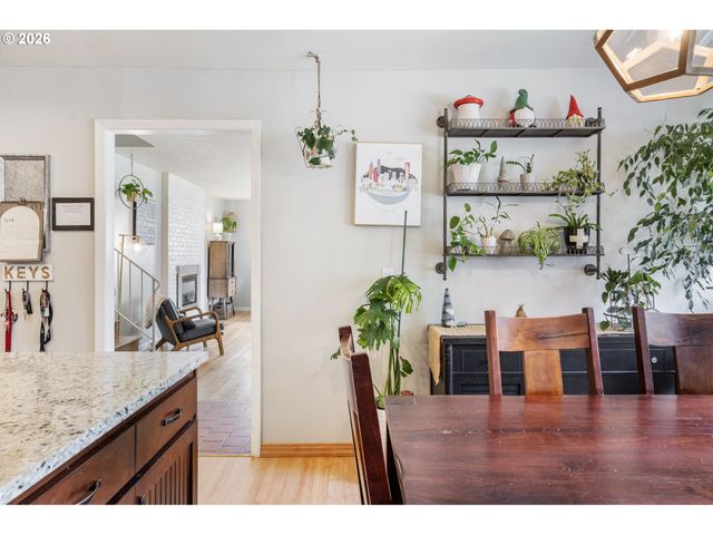 13370 Nw MARSHALL St, Portland, OR 97229