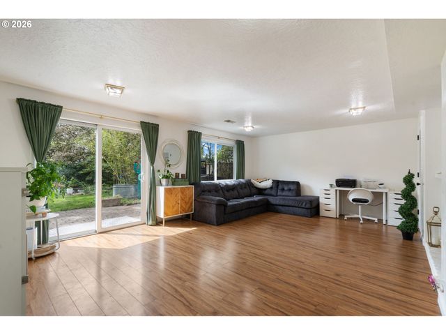 13370 Nw MARSHALL St, Portland, OR 97229