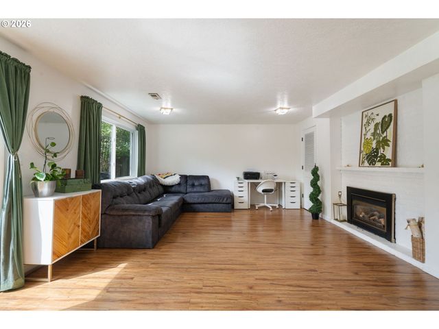 13370 Nw MARSHALL St, Portland, OR 97229