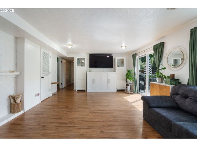 13370 Nw MARSHALL St, Portland, OR 97229