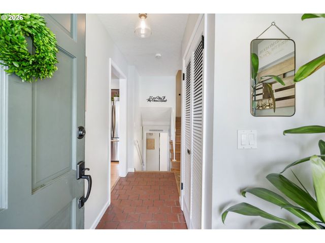 13370 Nw MARSHALL St, Portland, OR 97229
