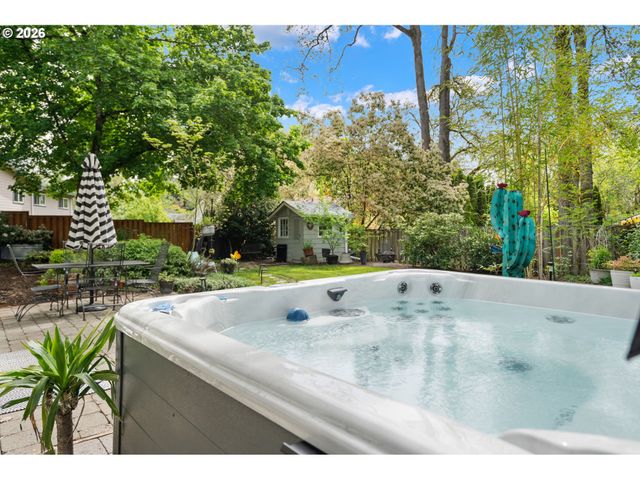 13370 Nw MARSHALL St, Portland, OR 97229