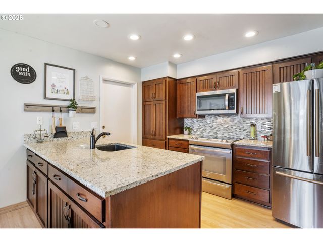 13370 Nw MARSHALL St, Portland, OR 97229