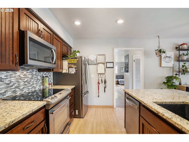 13370 Nw MARSHALL St, Portland, OR 97229