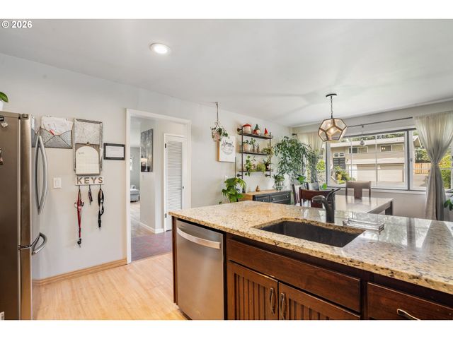 13370 Nw MARSHALL St, Portland, OR 97229
