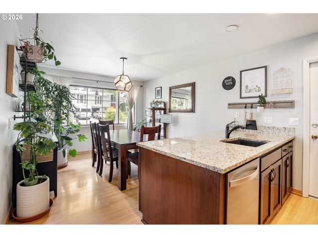 13370 Nw MARSHALL St, Portland, OR 97229