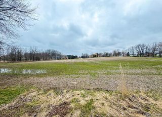 3470 Longmeadow Dr, Flushing, MI 48433