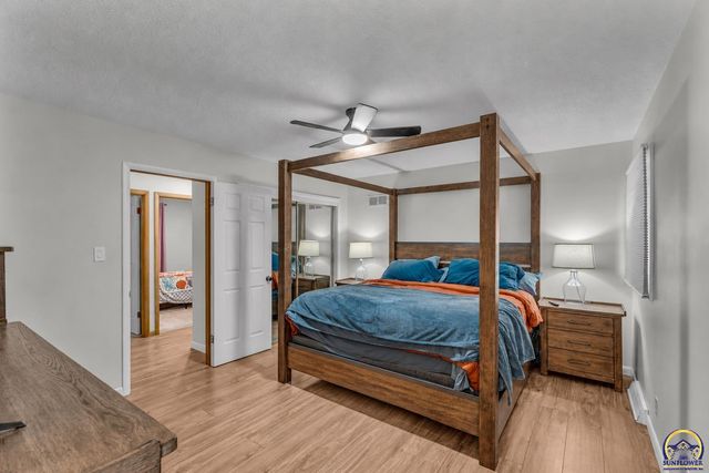 4118 SW Woodbury North CT, Topeka, KS 66606