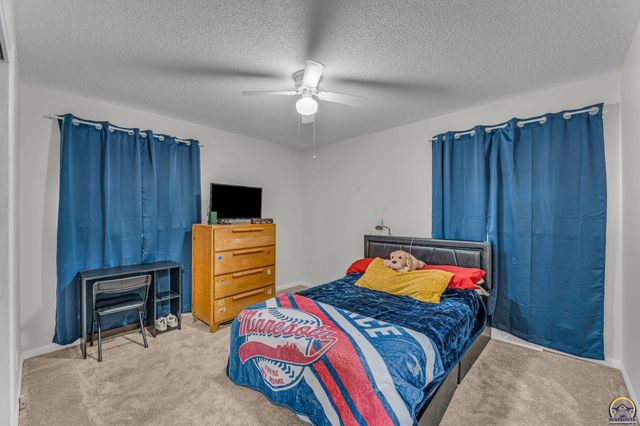 4118 SW Woodbury North CT, Topeka, KS 66606