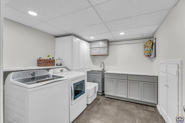 4118 SW Woodbury North CT, Topeka, KS 66606