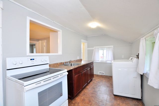 834 East St, Ludlow, MA 01056