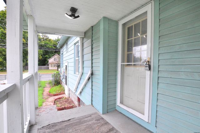 834 East St, Ludlow, MA 01056