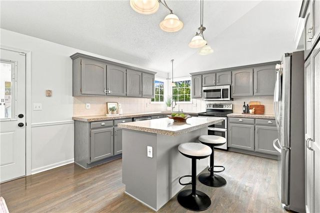 16403 Hinkle Avenue, Belton, MO 64012