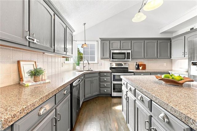 16403 Hinkle Avenue, Belton, MO 64012
