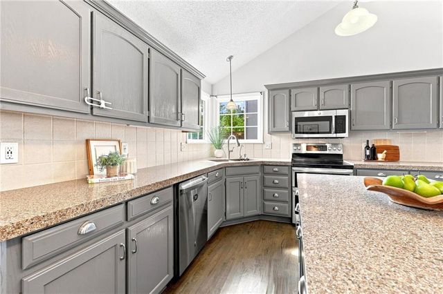 16403 Hinkle Avenue, Belton, MO 64012