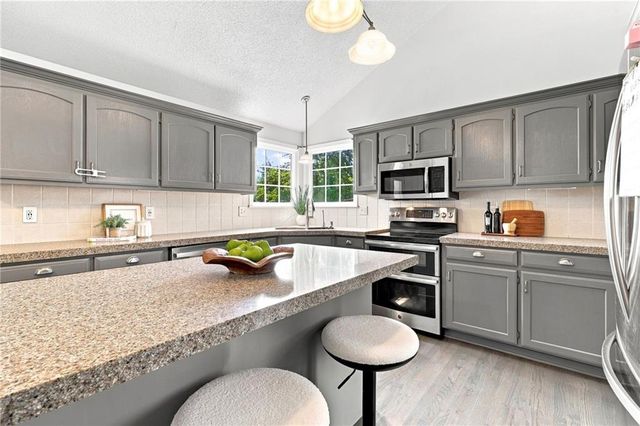 16403 Hinkle Avenue, Belton, MO 64012