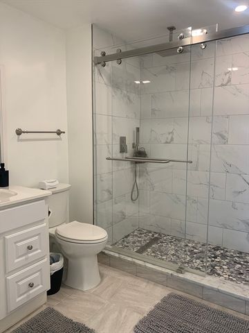 10 Kings Row Ln, Framingham, MA 01701