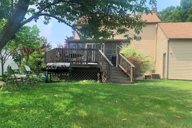 10 Kings Row Ln, Framingham, MA 01701