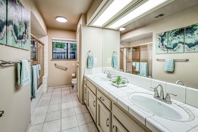 6568 N Farris Avenue, Fresno, CA 93711