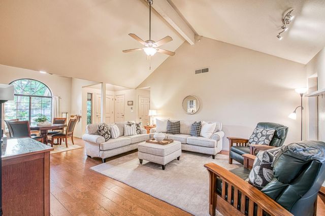 6568 N Farris Avenue, Fresno, CA 93711