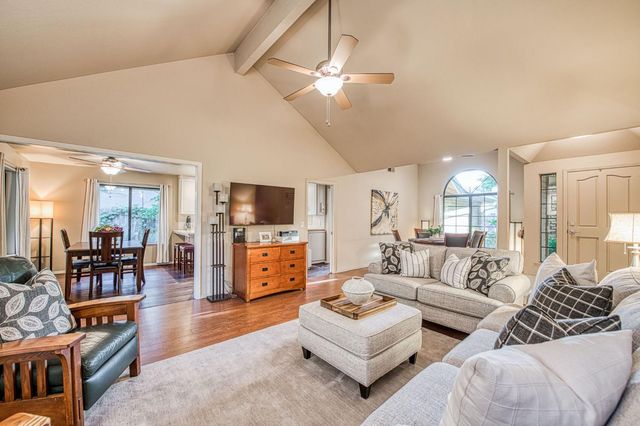 6568 N Farris Avenue, Fresno, CA 93711