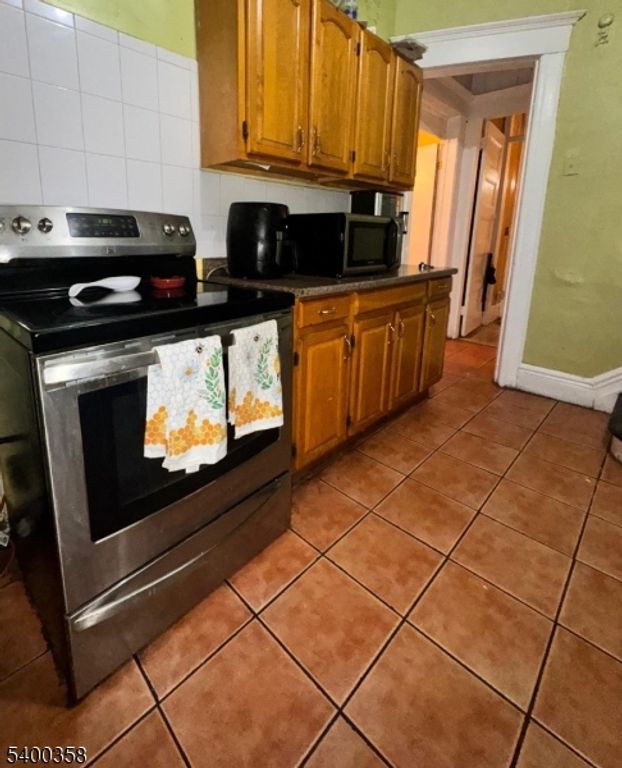 278 William St, East Orange City, NJ 07017 — photo 5