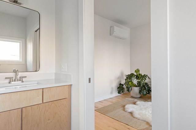 41 Adams Street, Burlington, VT 05401