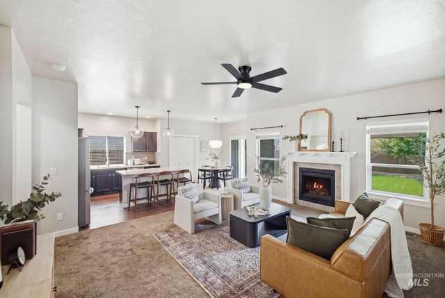 401 E Joshua Tree Dr, Meridian, ID 83646