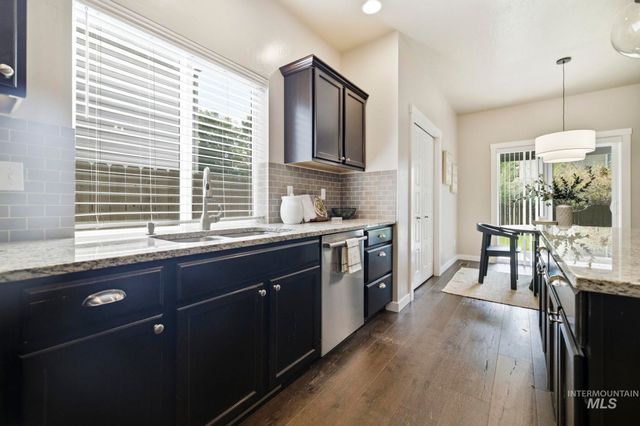 401 E Joshua Tree Dr, Meridian, ID 83646