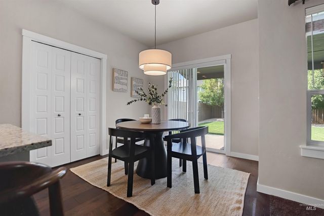 401 E Joshua Tree Dr, Meridian, ID 83646
