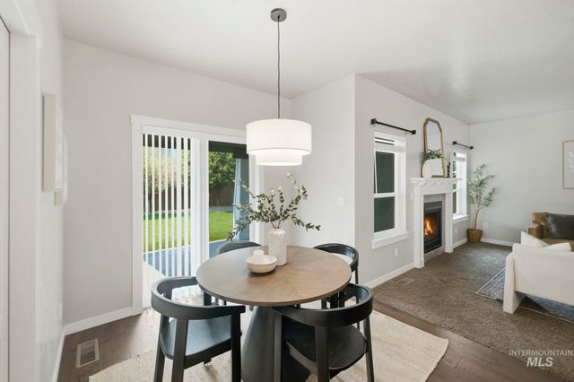 401 E Joshua Tree Dr, Meridian, ID 83646