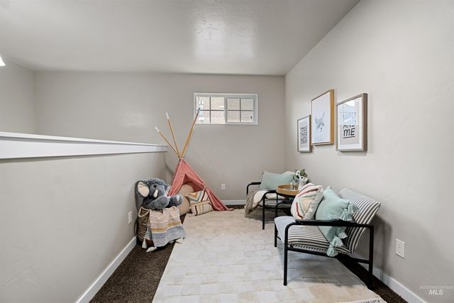 401 E Joshua Tree Dr, Meridian, ID 83646