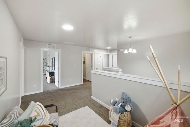 401 E Joshua Tree Dr, Meridian, ID 83646