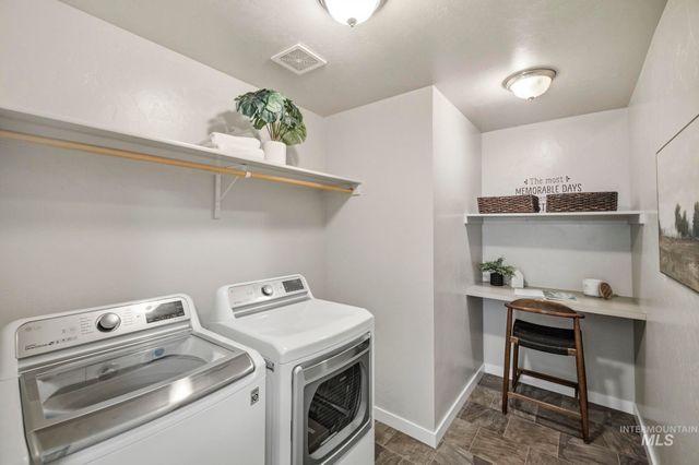 401 E Joshua Tree Dr, Meridian, ID 83646