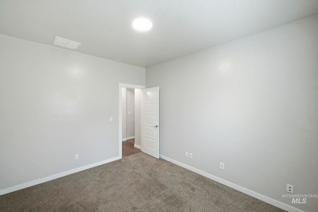 401 E Joshua Tree Dr, Meridian, ID 83646