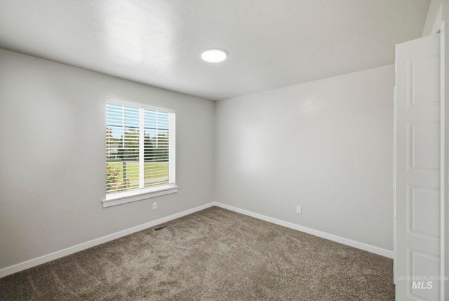 401 E Joshua Tree Dr, Meridian, ID 83646