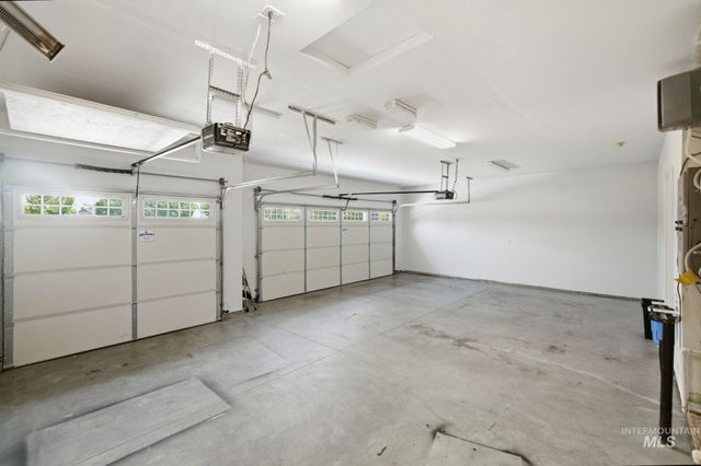 401 E Joshua Tree Dr, Meridian, ID 83646