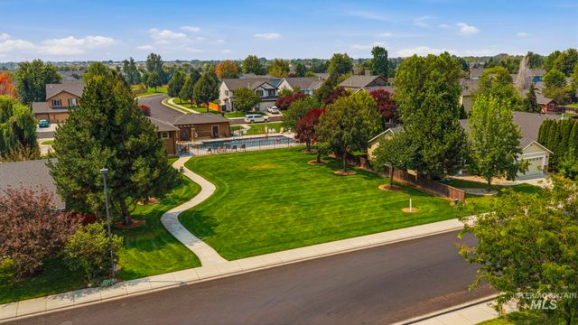 401 E Joshua Tree Dr, Meridian, ID 83646