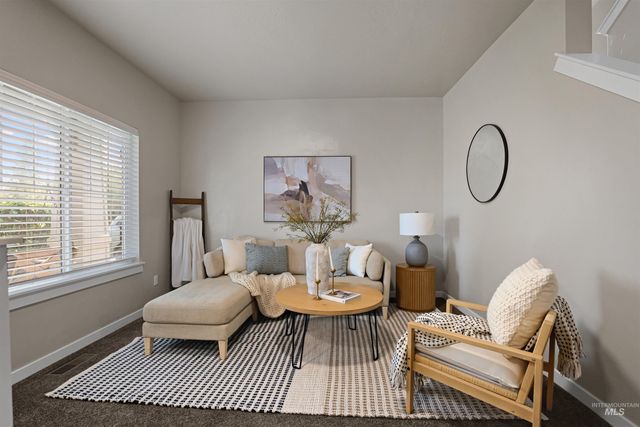 401 E Joshua Tree Dr, Meridian, ID 83646